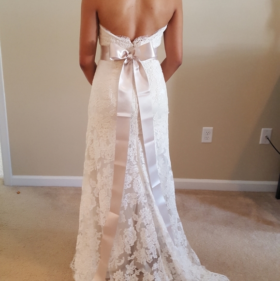 Jim Hjelm Couture Wedding dress - Picture 9 of 10